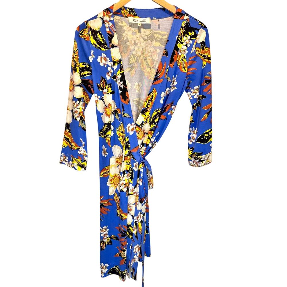 Diane Von Furstenberg Bold Floral Print Silk Jersey Wrap Dress - size 8